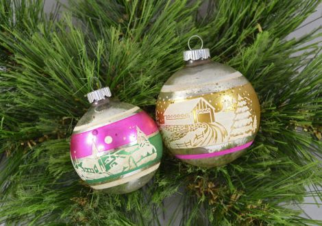 Vintage Christmas Decorations - Shiny Brite 1