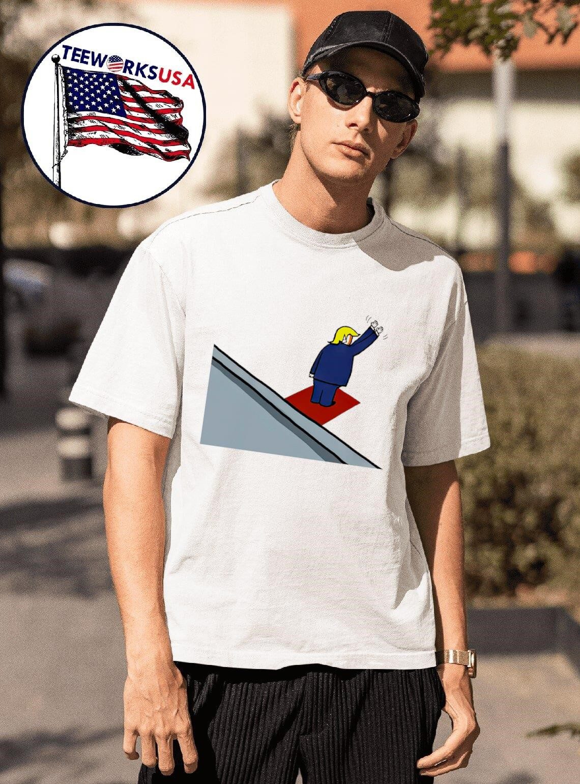 donald-trump-waving-at-nobody-cartoon-unisex-t-shirt-1 Donald Trump gesturing at empty space illustration shirt