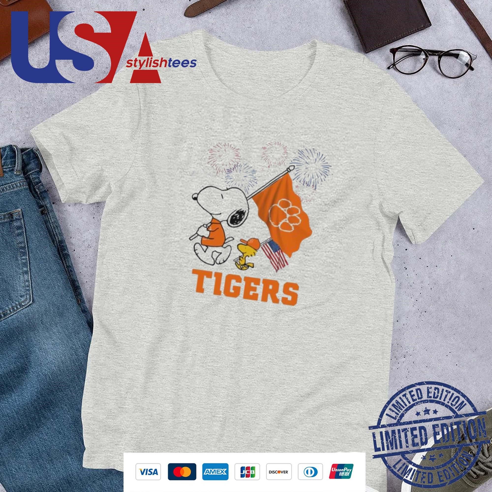 snoopy-and-woodstock-clemson-tigers-football-happy-4th-of-july-2024-shirt Snoopy And Woodstock Clemson Tigers Football Happy 4th Of July 2024 Shirt