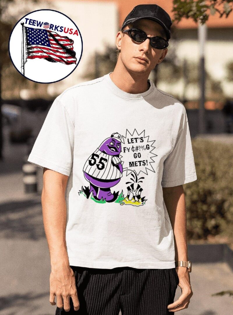 Funny Grimace New York Mets pissing on New York Yankees let’s go Mets shirt