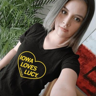 Iowa Hawkeyes loves Lucy Olsen 33 heart women-t-shirt