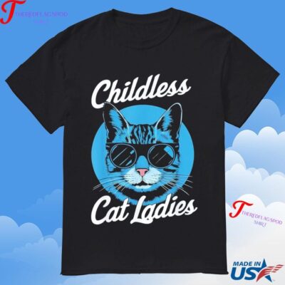 Vintage Funny Childless Cat Ladies For Kamala Harris 2024 T-Shirt