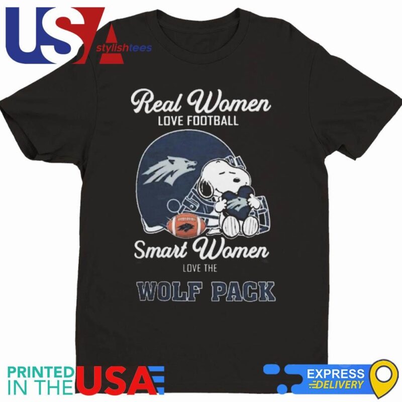 Real Women Love Football Smart Women Love The Nevada Wolf Pack Helmet X Snoopy Shirt