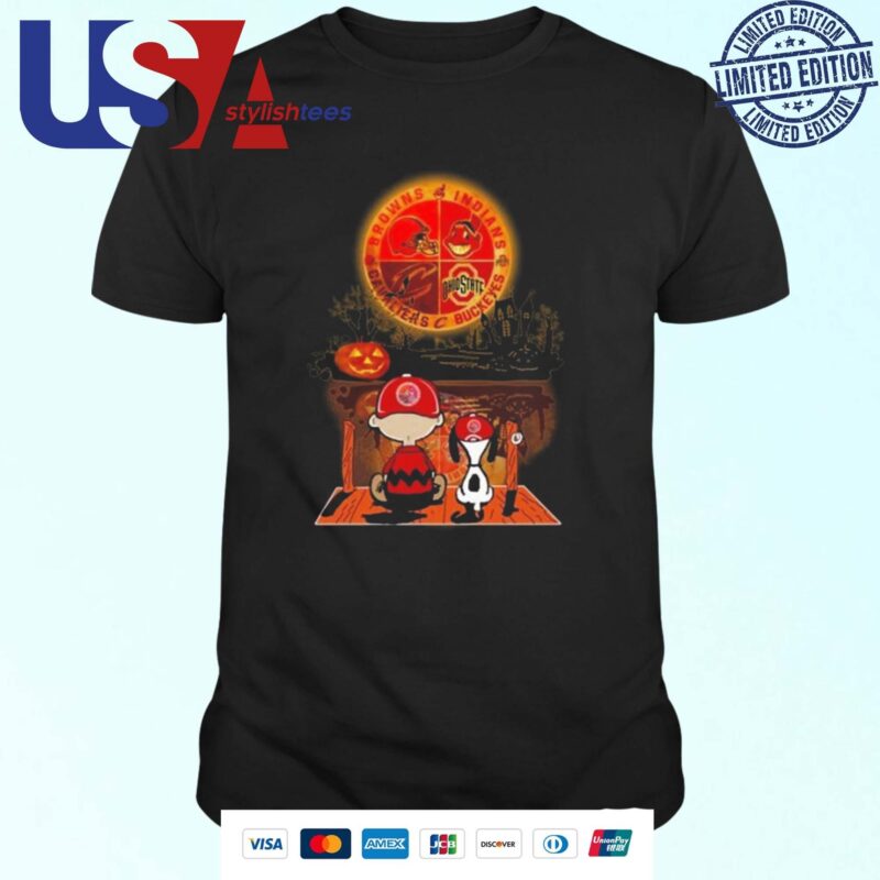 Peanuts Charlie Brown And Snoopy Watching Cleveland Browns Indians Cavaliers And Buckeyes Halloween T-shirt